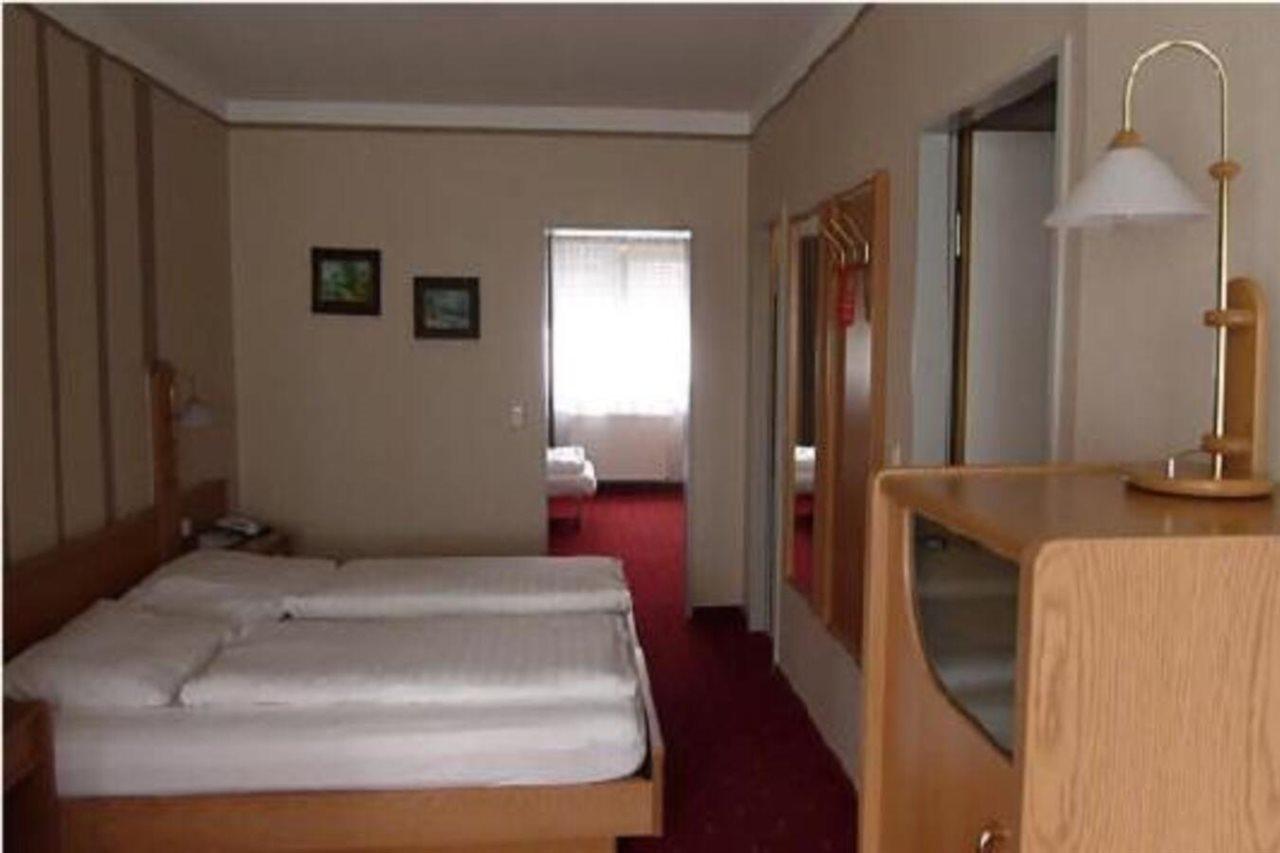 Hotel Domino Hanau Екстер'єр фото